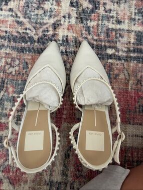 NWT Dolce Vita Kamra Pearl True White Satin Pearl-Trim Pointed Toe Slingback